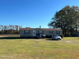 12521 Southwood Dr, Laurinburg, NC 28352