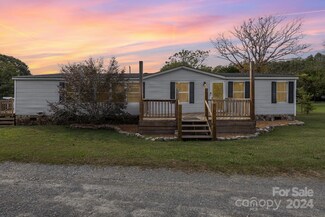 5009 Peach St, Mount Holly, NC 28120