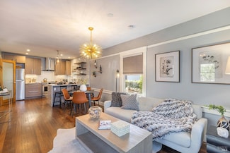 2 Bulson Ct, Napa, CA 94559