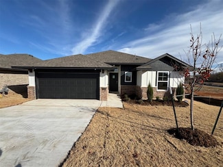 2516 Marsh Ln, Midwest City, OK 73130