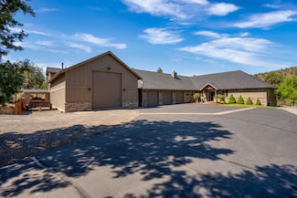7980 NW Grubstake Way, Redmond, OR 97756