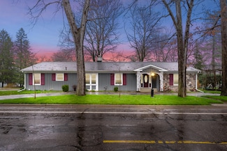 120 Prince St, Plainwell, MI 49080