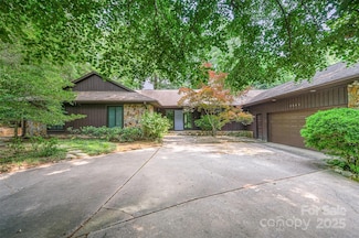 3041 Shallowood Ln, Charlotte, NC 28277