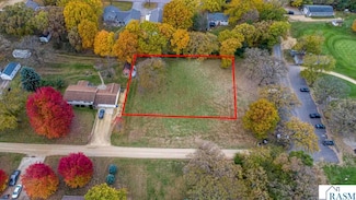 1723 5th St, South Bend Township, MN 56001