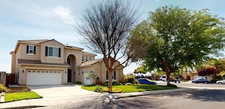 1051 N Coventry Ave, Clovis, CA 93611