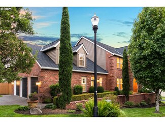 8322 NW Hazeltine St, Portland, OR 97229