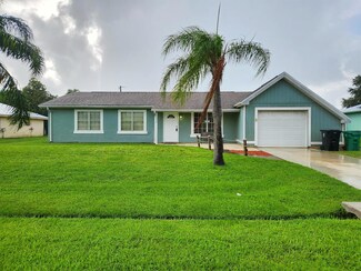 482 SW Curry St, Port Saint Lucie, FL 34983