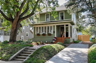 708 37th St, Des Moines, IA 50312