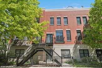 948 W College Pkwy Unit 2, Chicago, IL 60608