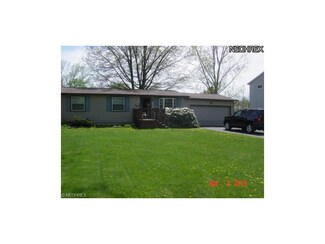 597 Aurora Dr, Youngstown, OH 44505
