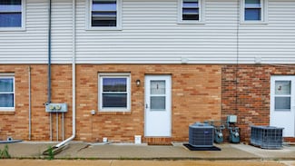 105 E Lincoln St Unit I, Normal, IL 61761