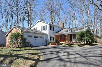 3900 King Arthur Rd, Annandale, VA 22003