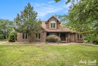 951 Cramton Ave NE, Ada, MI 49301