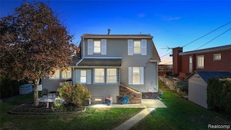 3946 Lakeshore Dr, Newport, MI 48166