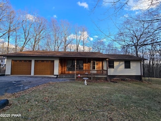 114 Hobble Bush Dr, Milford, PA 18337