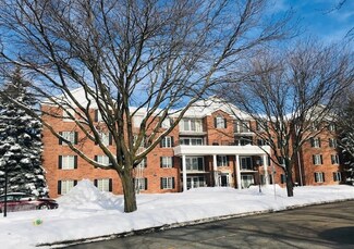 326 Park Ave Unit 8, Clarendon Hills, IL 60514