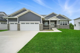 120 NW Alderleaf Dr, Waukee, IA 50263