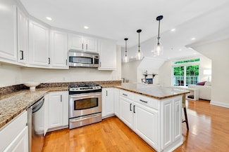 95 Conant St Unit 404, Concord, MA 01742