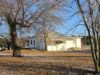 100 1st Ave, Virginia, NE 68458