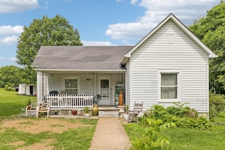 165 Dobbins Pike, Gallatin, TN 37066