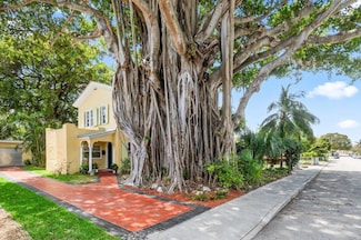 924 Almeria Rd, West Palm Beach, FL 33405