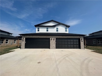 621 Cosmos St, Centerton, AR 72719