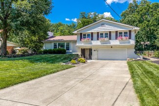 7250 Huckleberry Ln, Montgomery, OH 45242