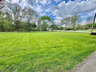 1134 E Turkeyfoot Lake Rd, Akron, OH 44312