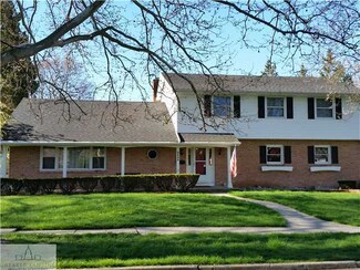 2425 Hanover Dr, Lansing, MI 48911