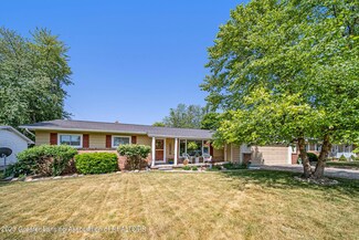320 Green Meadows Dr, Lansing, MI 48917