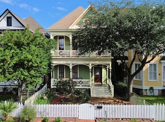 1512 Winnie St, Galveston, TX 77550