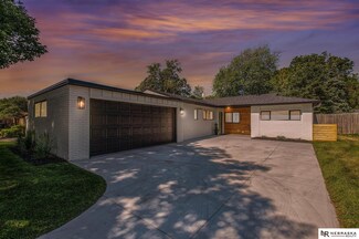 1225 S 49th St, Lincoln, NE 68510