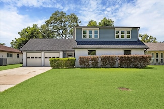 813 W Galveston St, League City, TX 77573