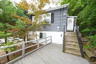 17 Hammond Rd, Glen Cove, NY 11542