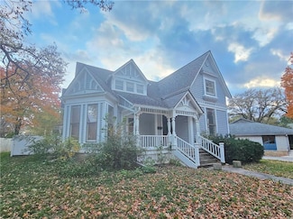 230 W 4th Ave, Garnett, KS 66032