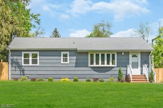 58 Meadowview Rd, Millington, NJ 07946