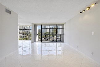 600 Parkview Dr Unit 308, Hallandale Beach, FL 33009