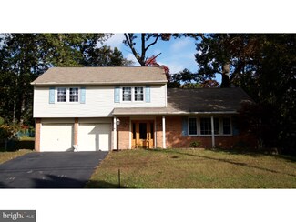 11 Sheffield Ln, Blackwood, NJ 08012