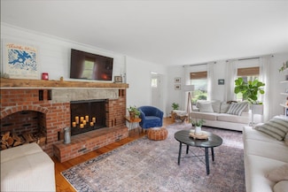 276 Oak Hill Rd, Shelburne, VT 05482