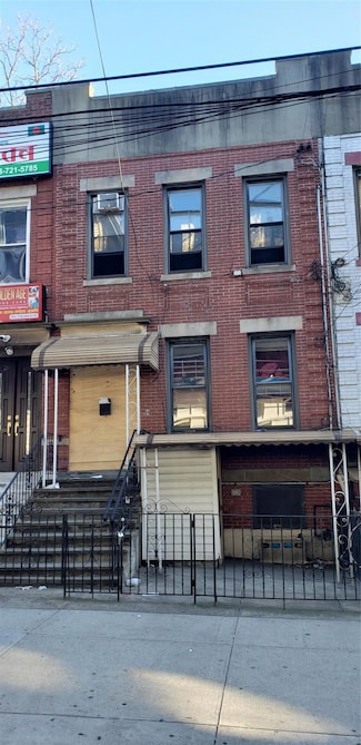 36-09 31st St, Long Island City, NY 11106