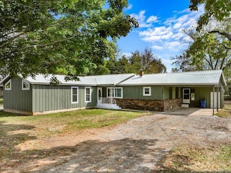 2049 Arkansas 126, Gassville, AR 72635