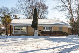 505 Lincoln Ave, Lake Bluff, IL 60044