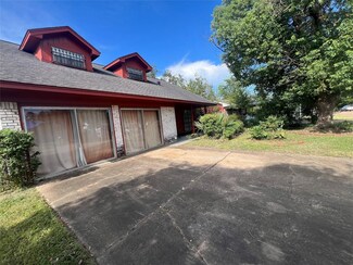 4823 Charriton Dr, Houston, TX 77039