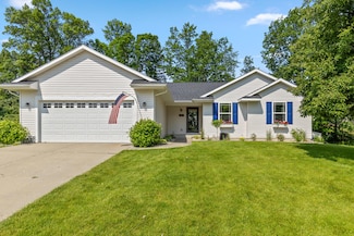 369 Glenwoods Ct NE, Rockford, MI 49341