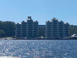 2964 Lakeshore Dr Unit E102, Muskegon, MI 49441