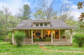 51 Embury St, Tryon, NC 28782