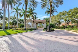 5057 Sancerre Cir, Lake Worth, FL 33463
