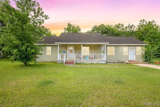 108 E Fleming Ave, Geneva, AL 36340