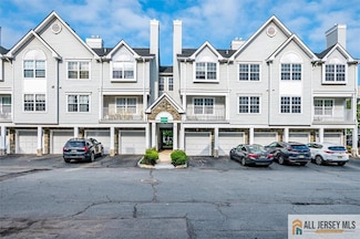 32 Prestwick Way, Edison, NJ 08820