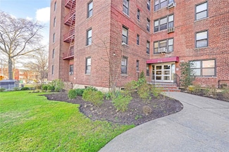25-11 Union St Unit 2G, Flushing, NY 11354